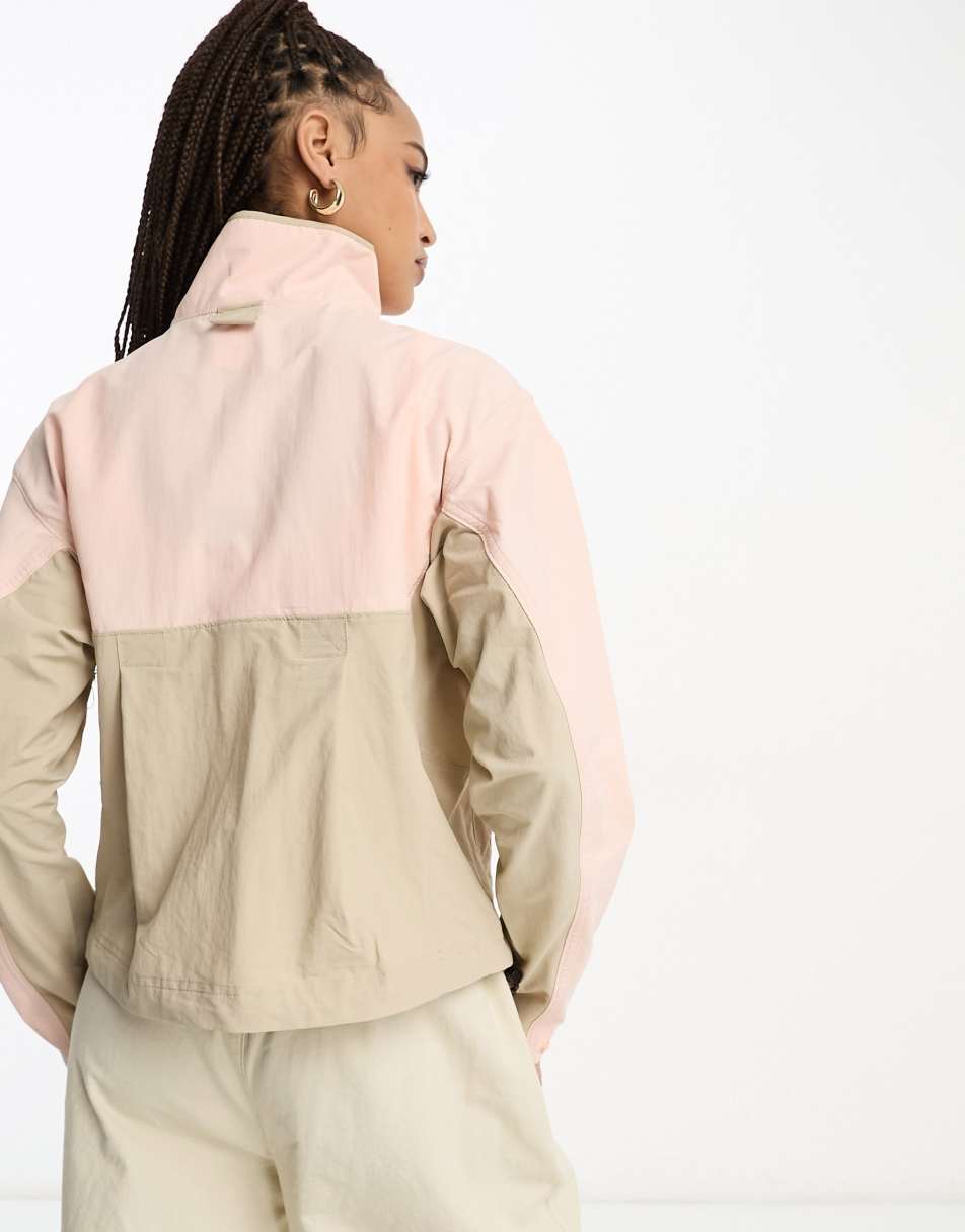 Deschutes Valley overhead windbreaker in beige and peach