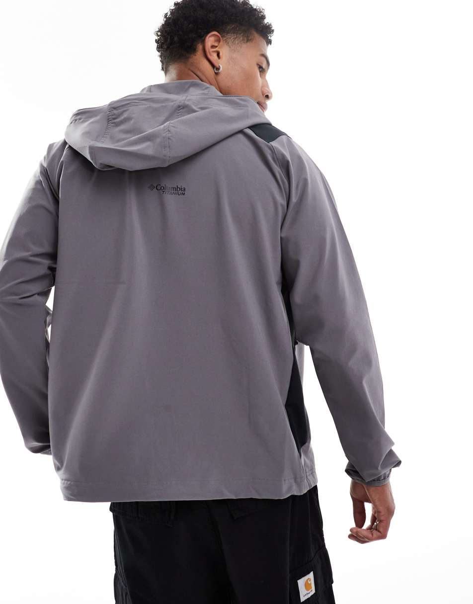 Triple Canyon hooded jacket in grey