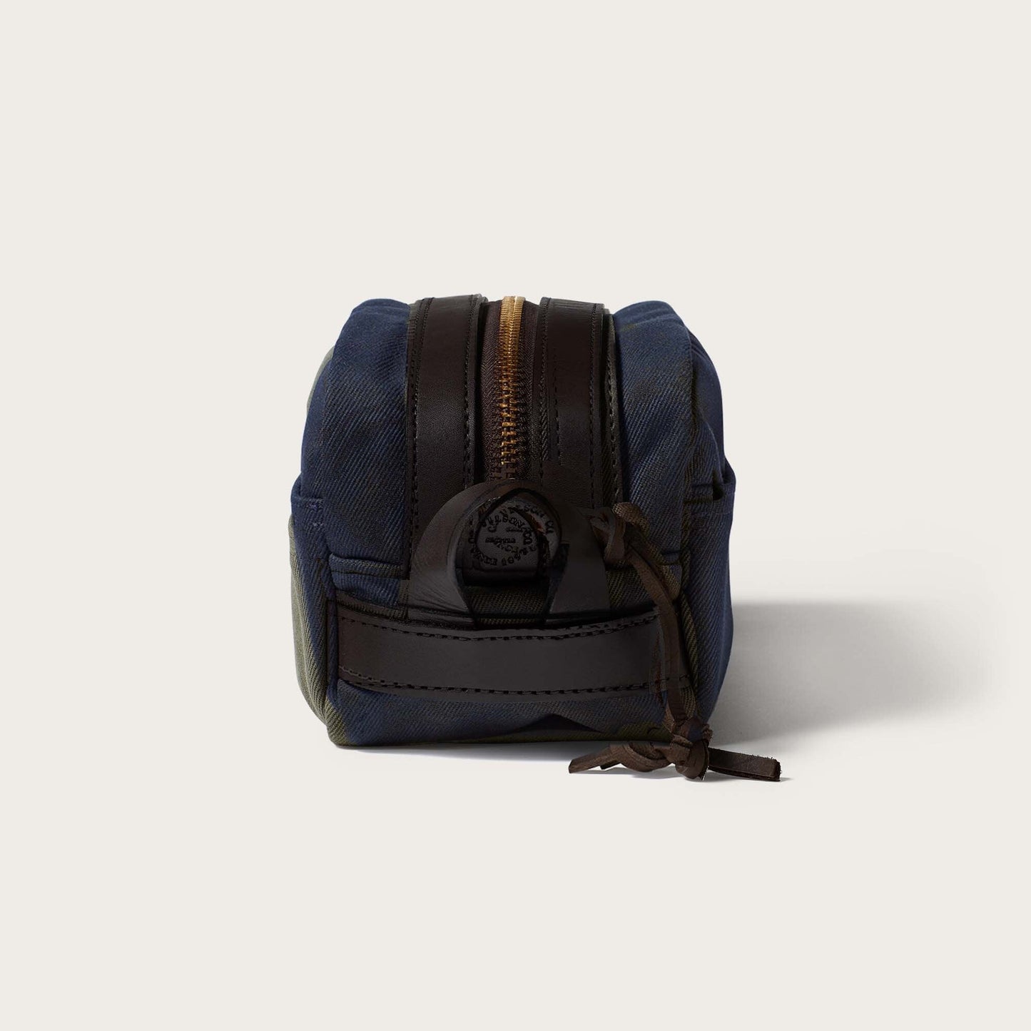 RUGGED TWILL TRAVEL KIT