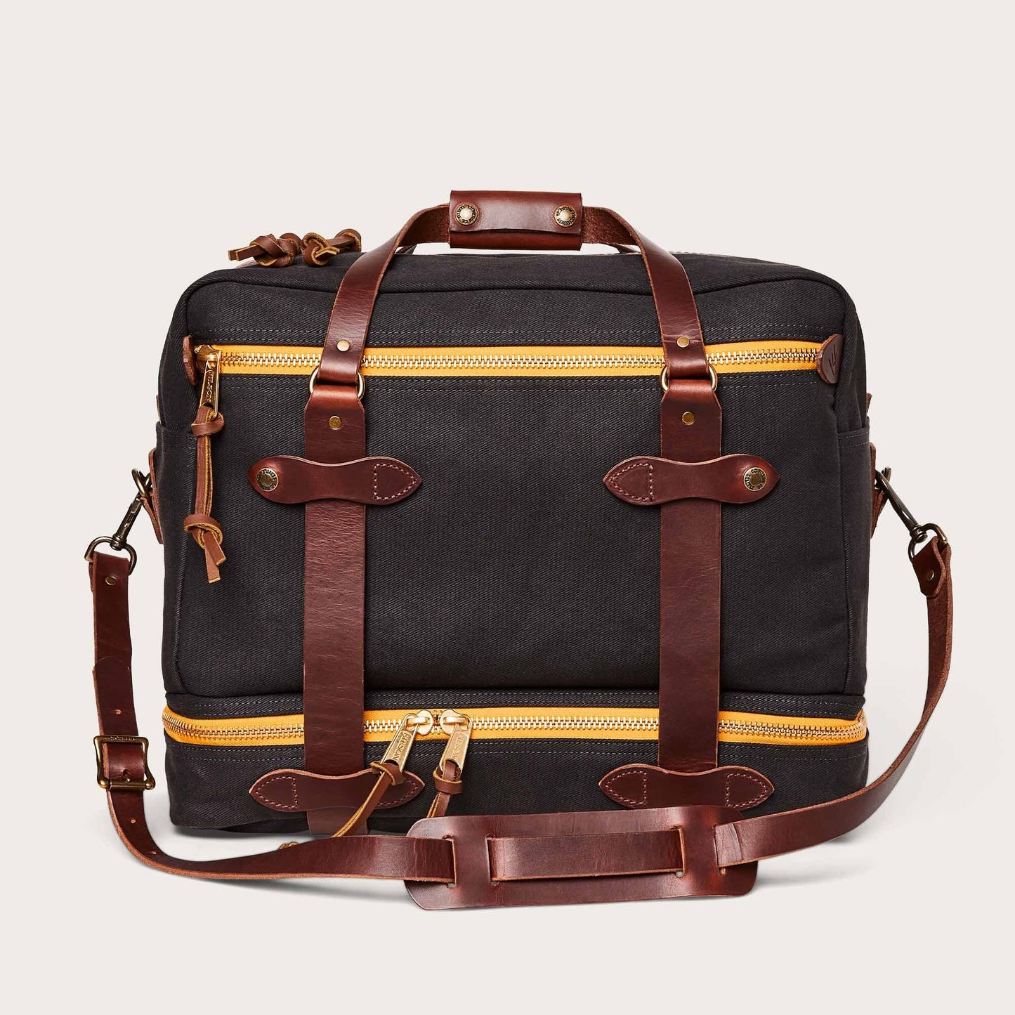 TRAVELLER OUTFITTER BAG