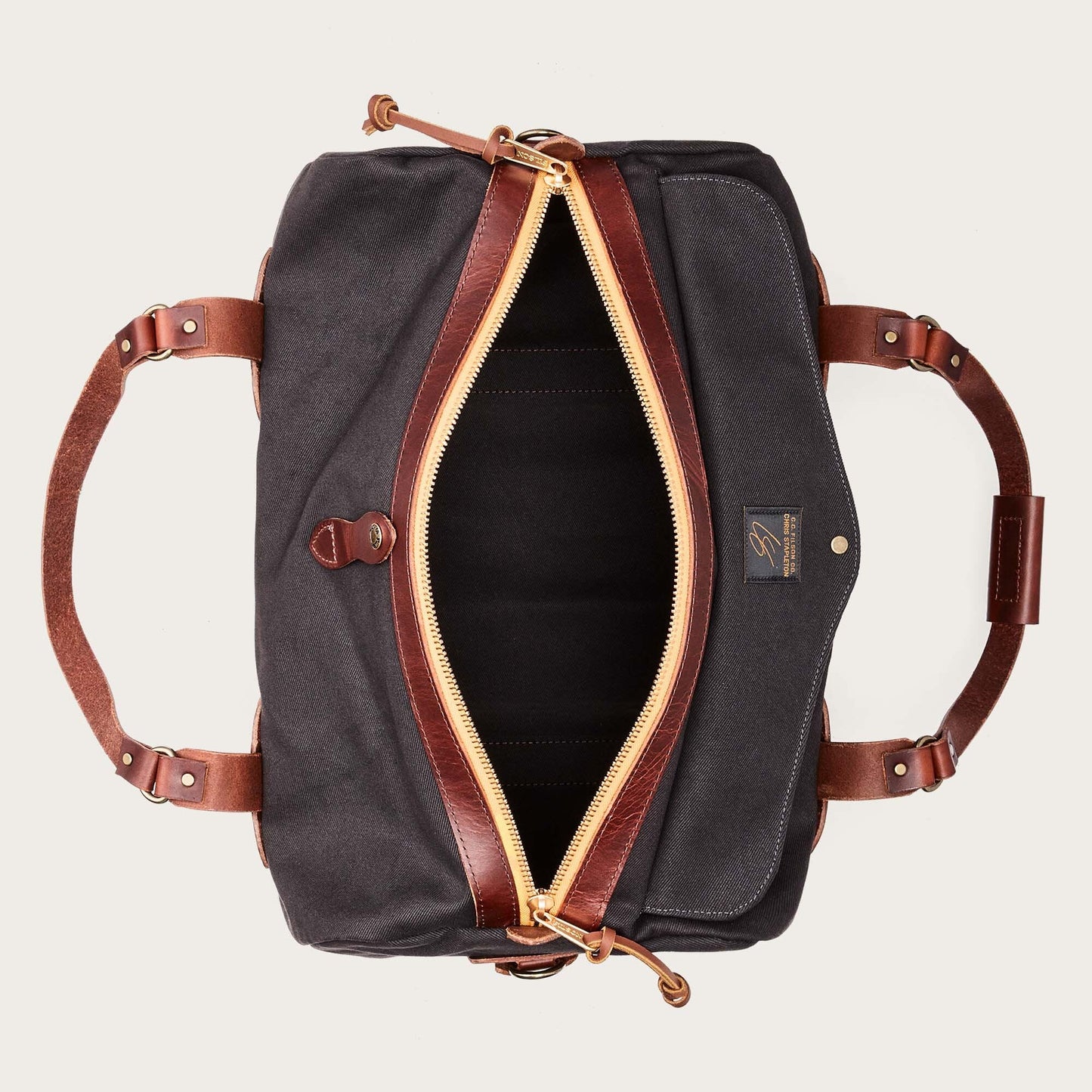 TRAVELLER MEDIUM DUFFLE BAG