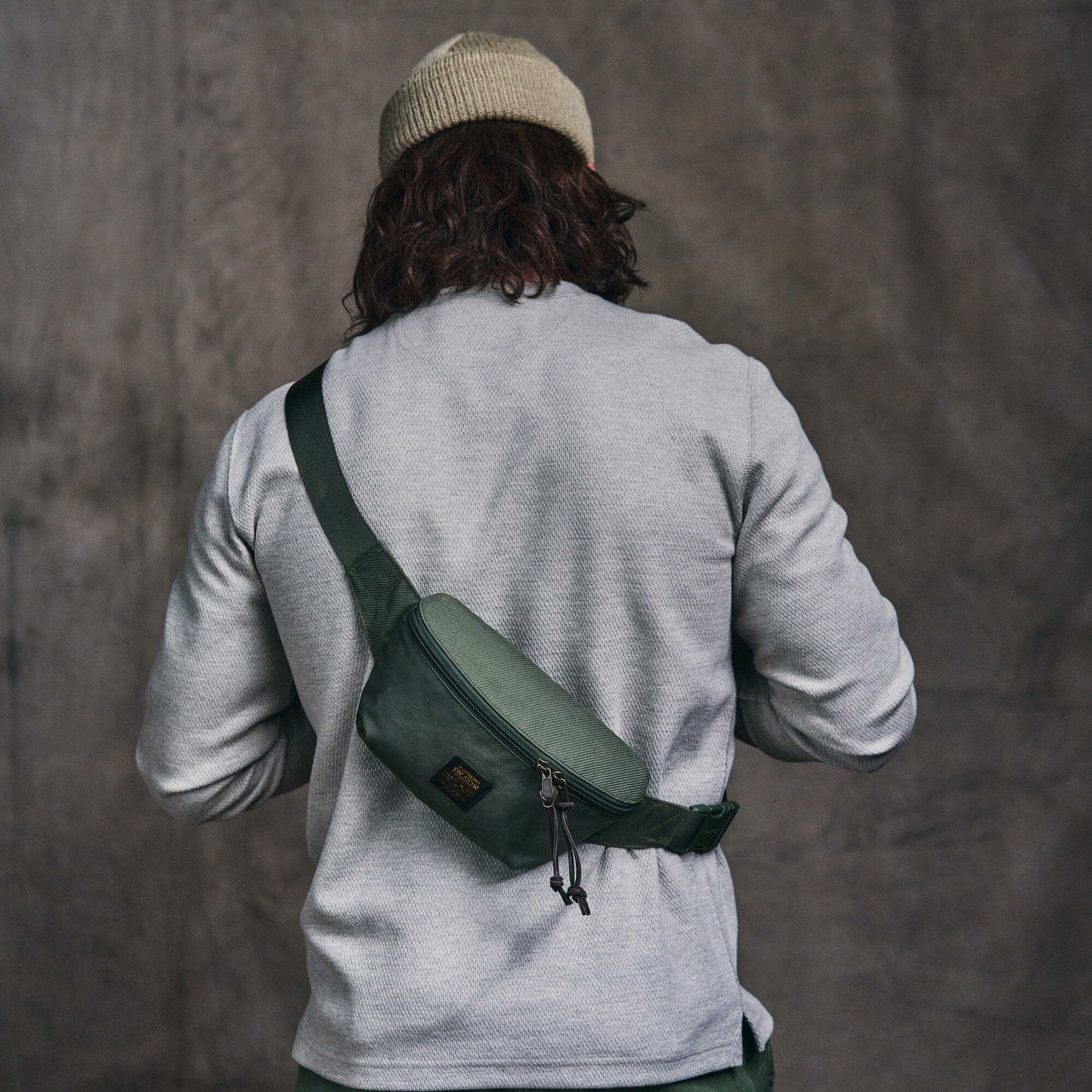 SURVEYOR CROSSBODY PACK